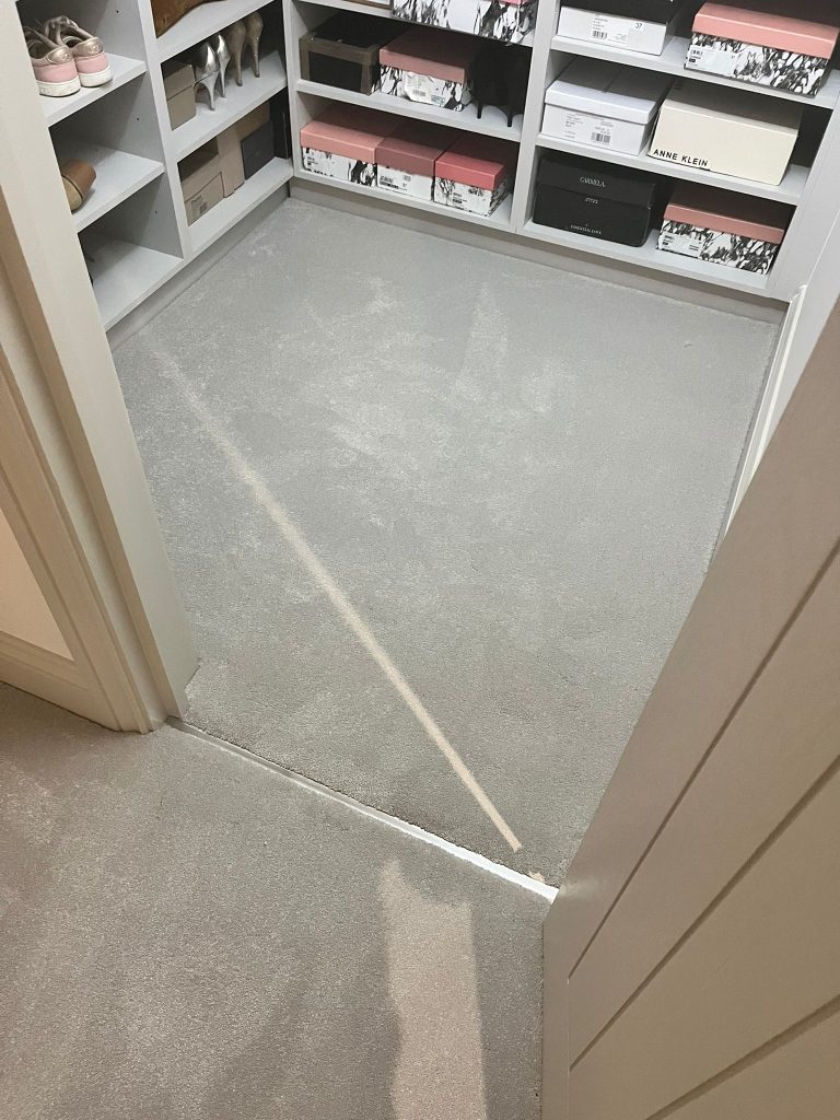 Very large bedroom 3 dressing rooms Cormars Silken Serenity carpet 02